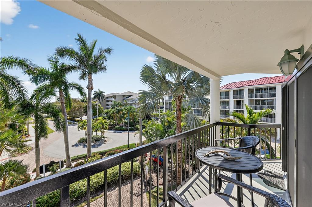 TROPICAL ISLE - Residential