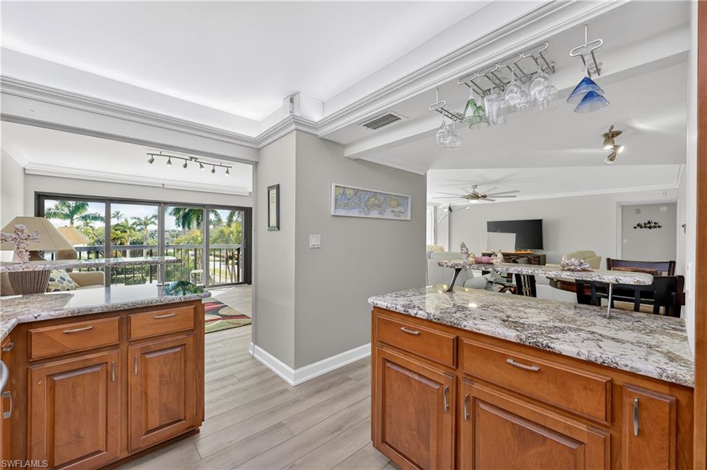 TROPICAL ISLE - Residential