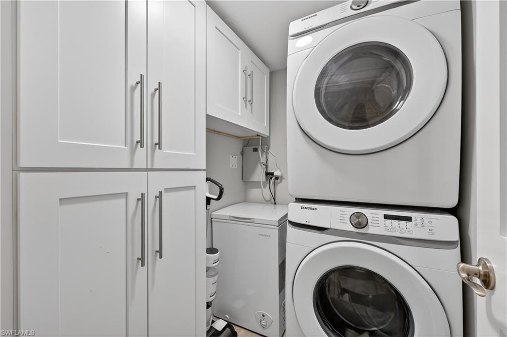 TROPICAL ISLE - Residential