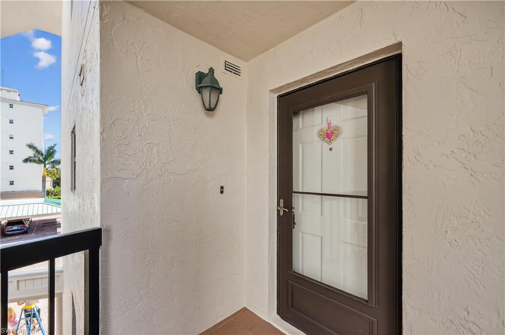 TROPICAL ISLE - Residential