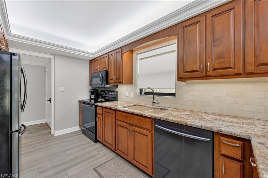 TROPICAL ISLE - Residential