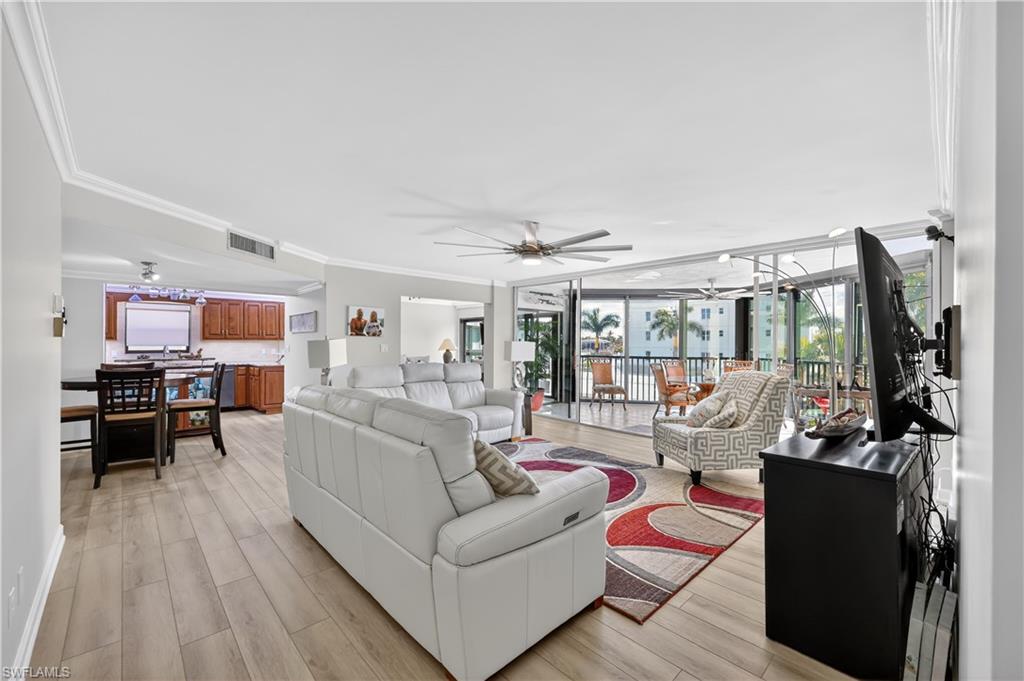 TROPICAL ISLE - Residential