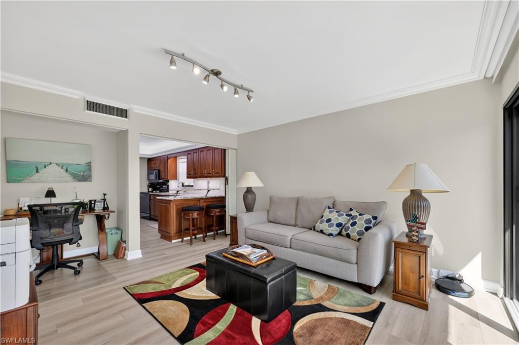 TROPICAL ISLE - Residential