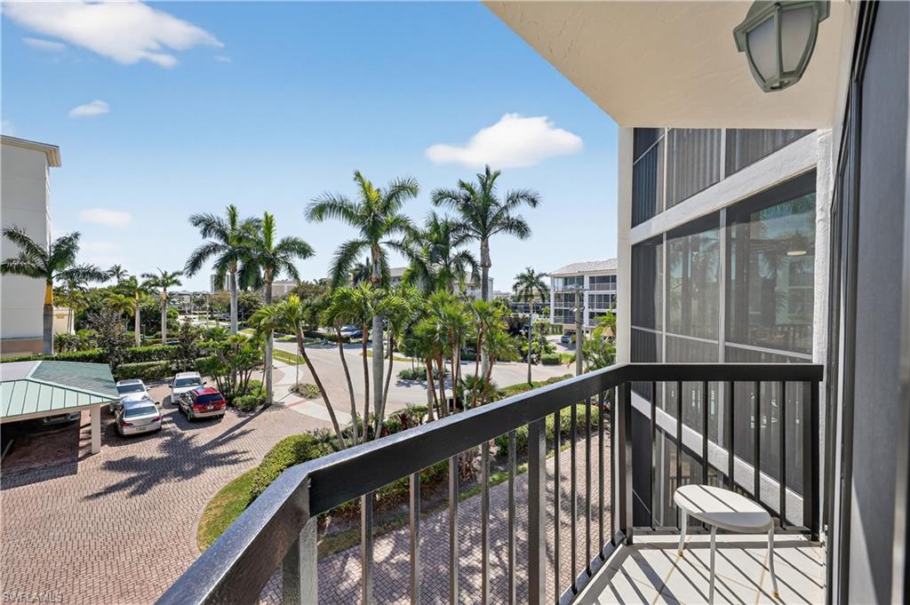 TROPICAL ISLE - Residential