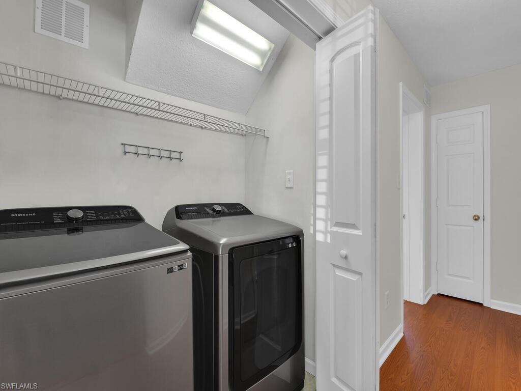 LEAWOOD LAKES - Residential