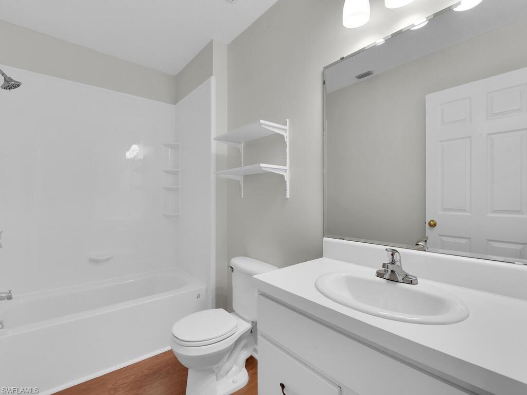 LEAWOOD LAKES - Residential