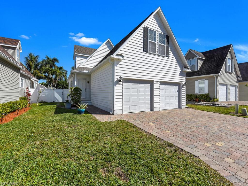 LEAWOOD LAKES - Residential