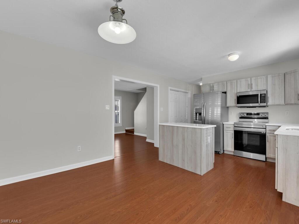 LEAWOOD LAKES - Residential