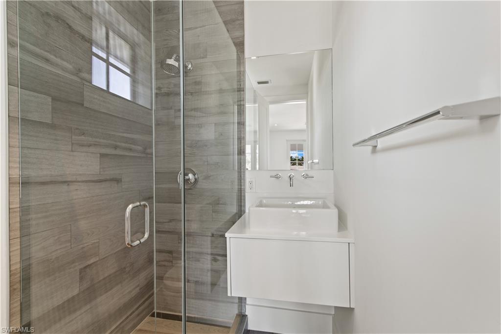 GOLDEN SHORES - Residential