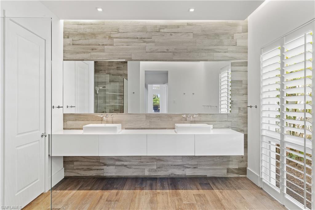 GOLDEN SHORES - Residential