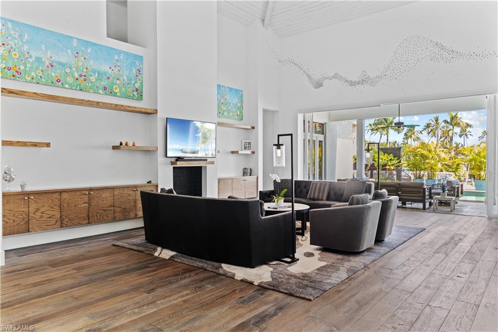 GOLDEN SHORES - Residential