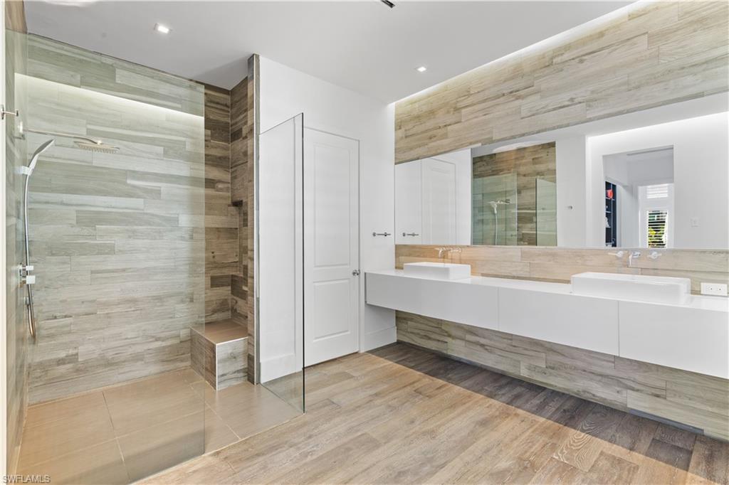 GOLDEN SHORES - Residential