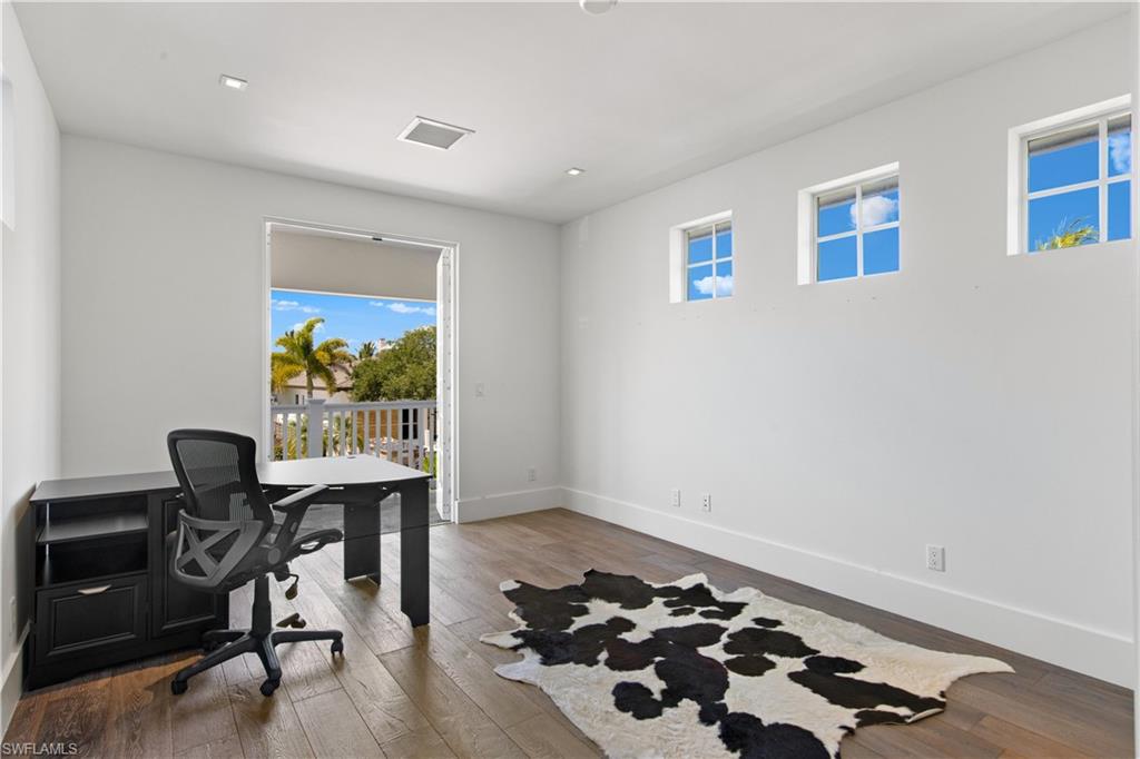 GOLDEN SHORES - Residential