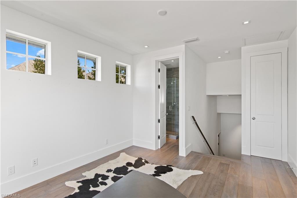 GOLDEN SHORES - Residential