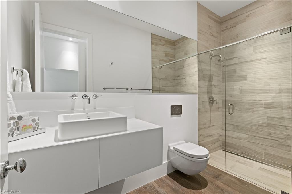 GOLDEN SHORES - Residential