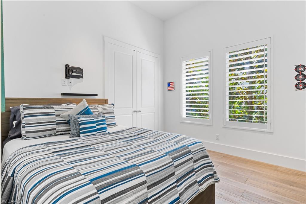 GOLDEN SHORES - Residential