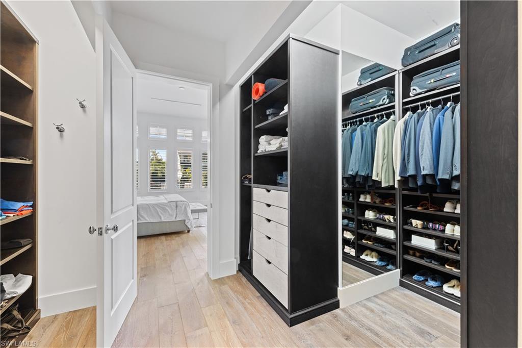 GOLDEN SHORES - Residential