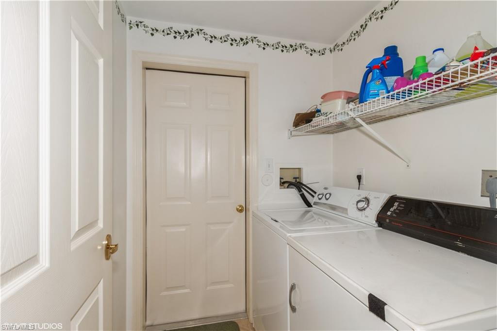 LAKESIDE CARRIAGE HOMES - Residential