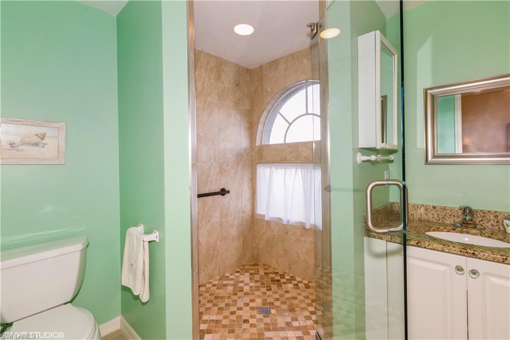 LAKESIDE CARRIAGE HOMES - Residential