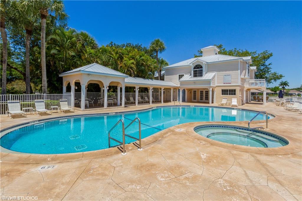 LAKESIDE CARRIAGE HOMES - Residential