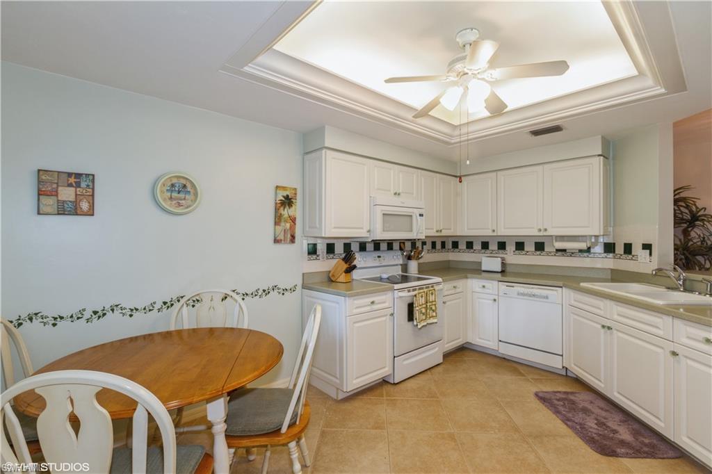 LAKESIDE CARRIAGE HOMES - Residential