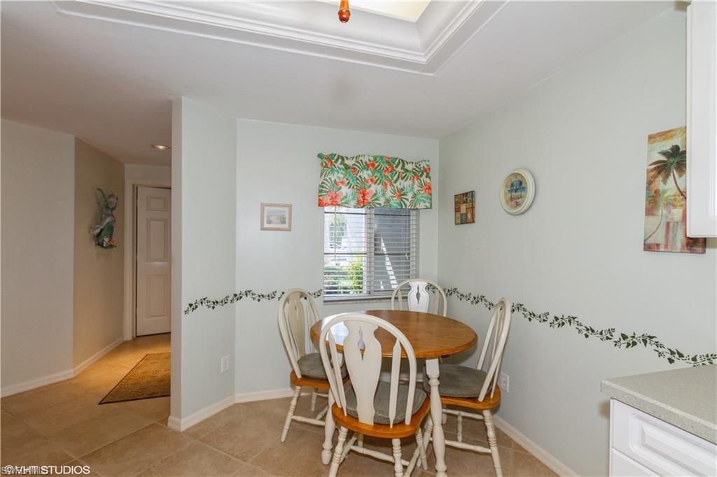 LAKESIDE CARRIAGE HOMES - Residential