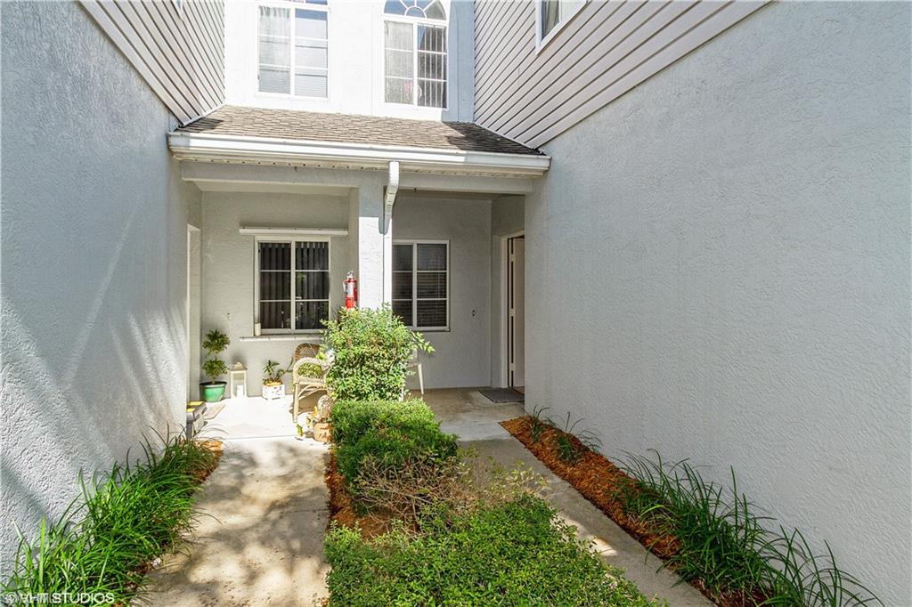 LAKESIDE CARRIAGE HOMES - Residential