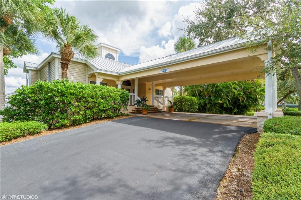 LAKESIDE CARRIAGE HOMES - Residential