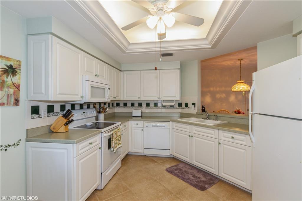 LAKESIDE CARRIAGE HOMES - Residential