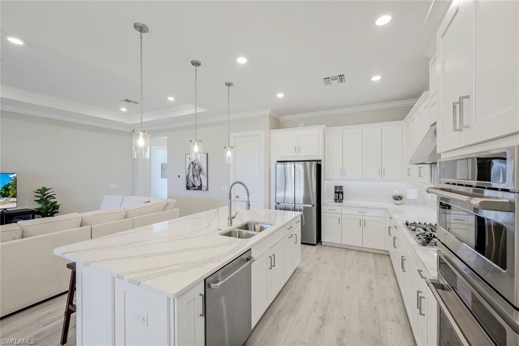 ESPLANADE LAKE CLUB - Residential Lease