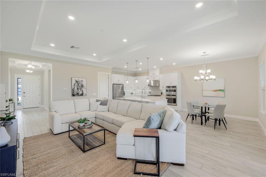 ESPLANADE LAKE CLUB - Residential Lease