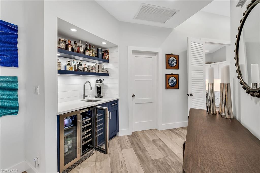 MARCO BEACH - Residential