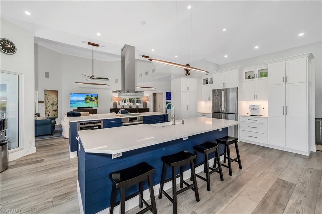 MARCO BEACH - Residential