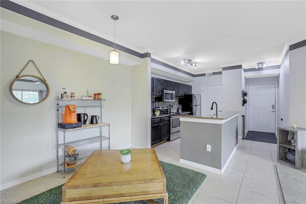 ROYAL GREENS - Residential