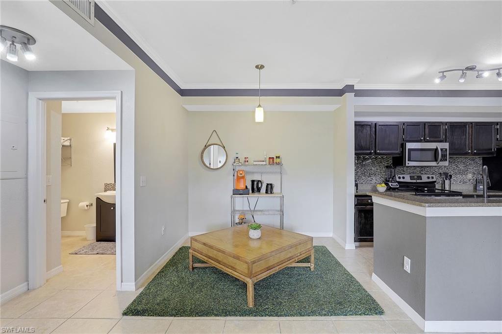 ROYAL GREENS - Residential