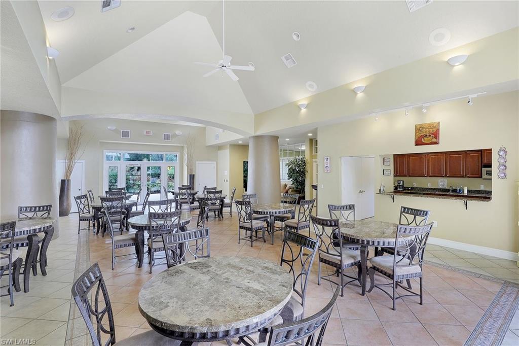 ROYAL GREENS - Residential