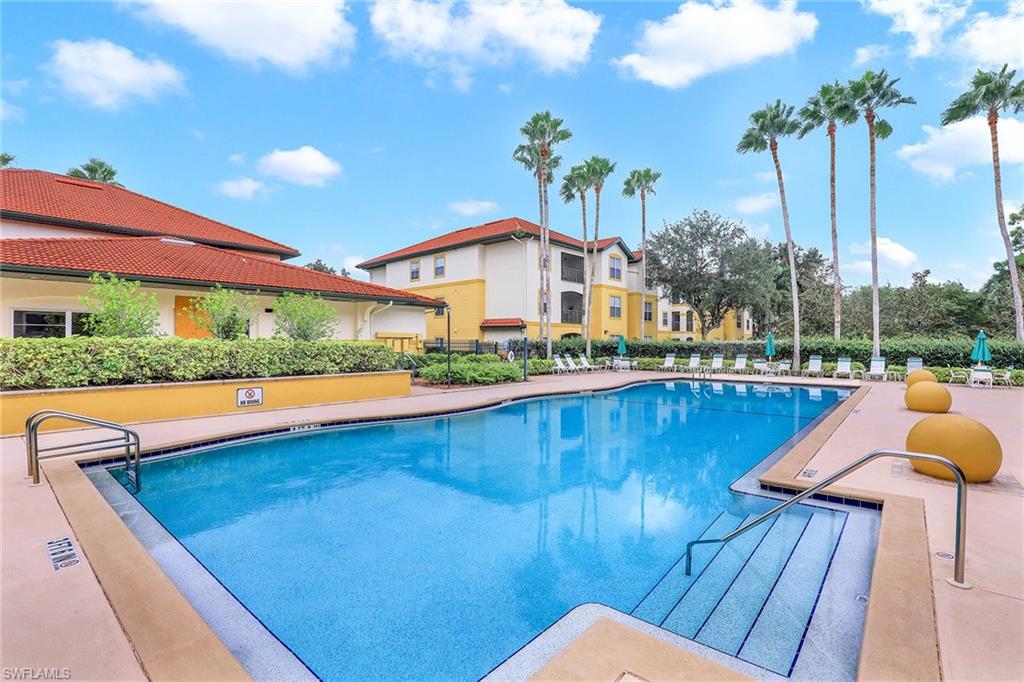 ROYAL GREENS - Residential