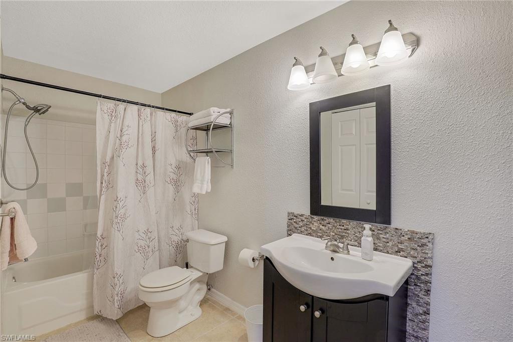 ROYAL GREENS - Residential