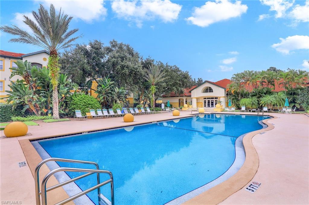 ROYAL GREENS - Residential