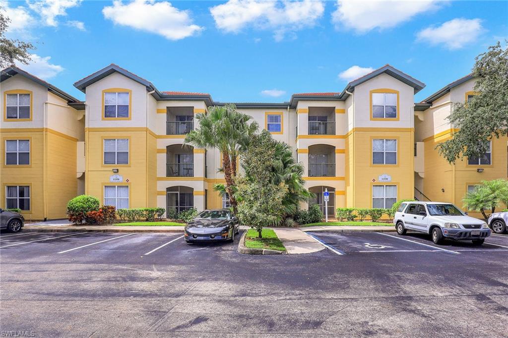 ROYAL GREENS - Residential