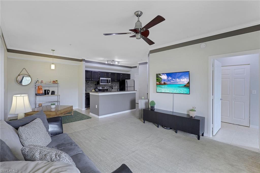 ROYAL GREENS - Residential