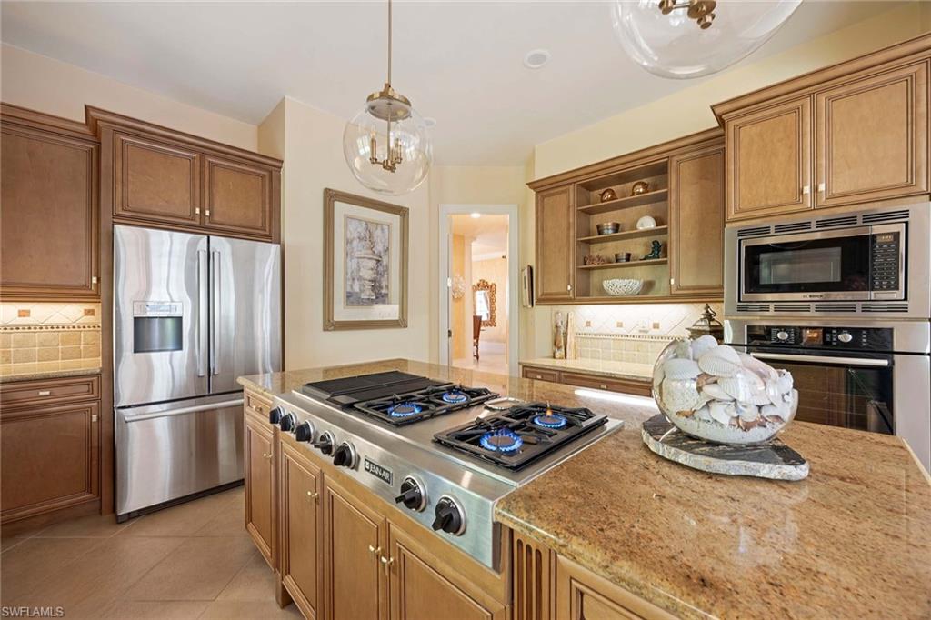 LAS PALMAS - Residential Lease