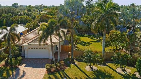 774 105th AVE N NAPLES FL 34108