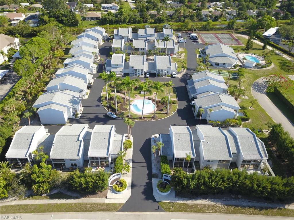 FOUR FOUNTAINS - Residential