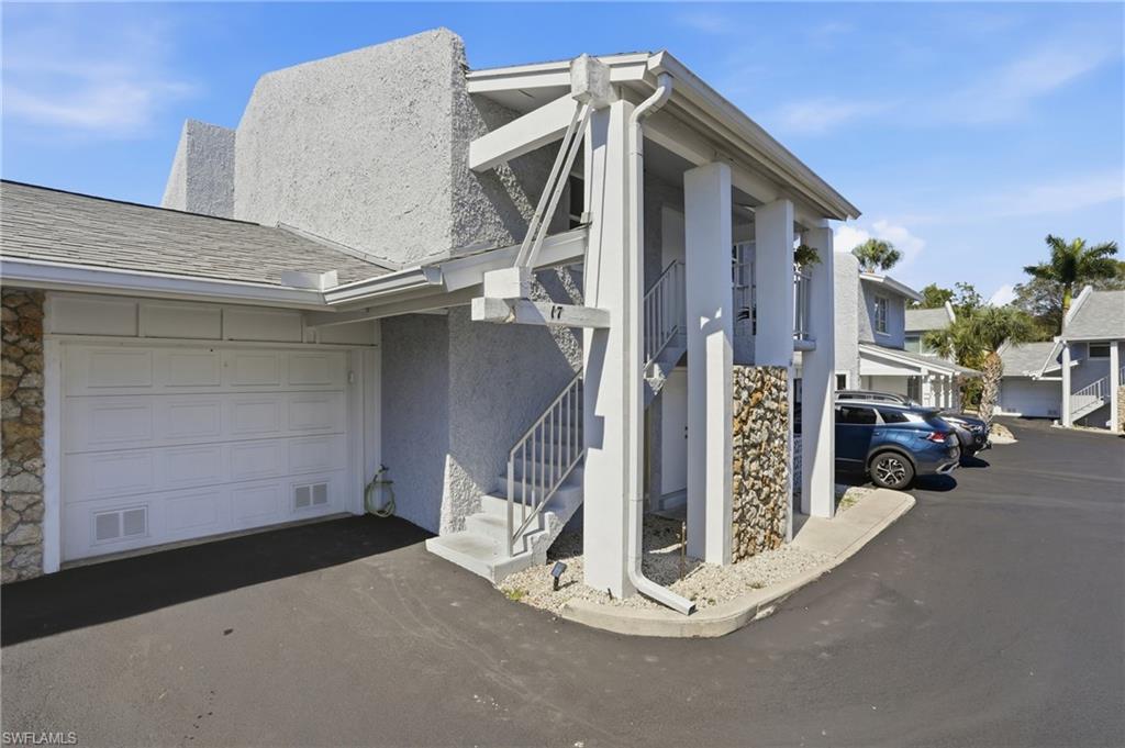 FOUR FOUNTAINS - Residential