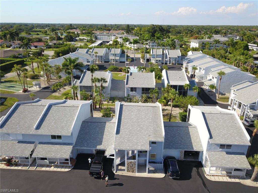 FOUR FOUNTAINS - Residential