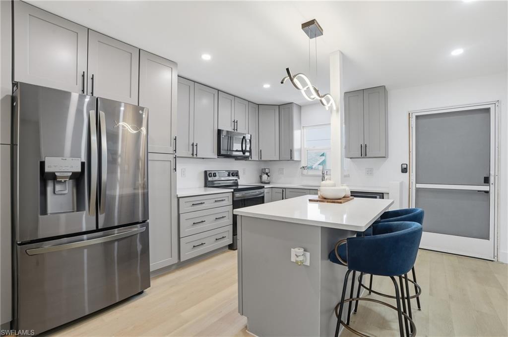 FOUR FOUNTAINS - Residential