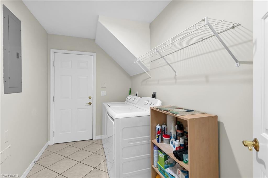 HAWK'S NEST - Residential