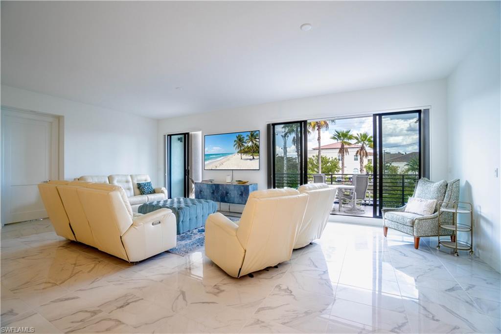 ELEVEN ELEVEN CENTRAL - Residential