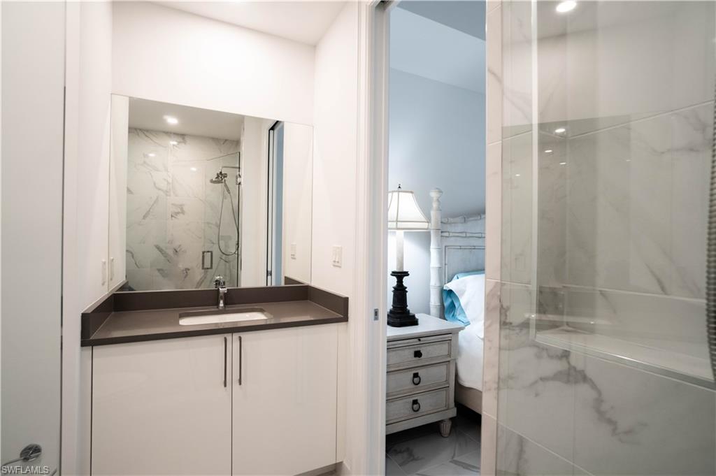 ELEVEN ELEVEN CENTRAL - Residential